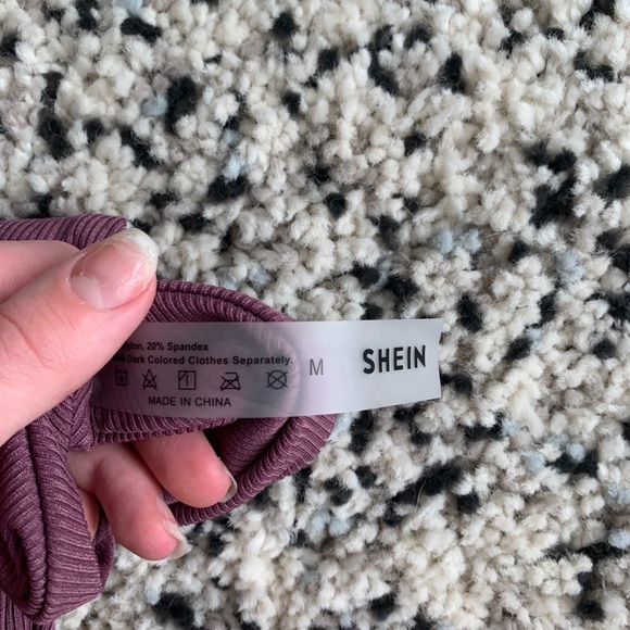 She In bikini - Picture 3 of 4